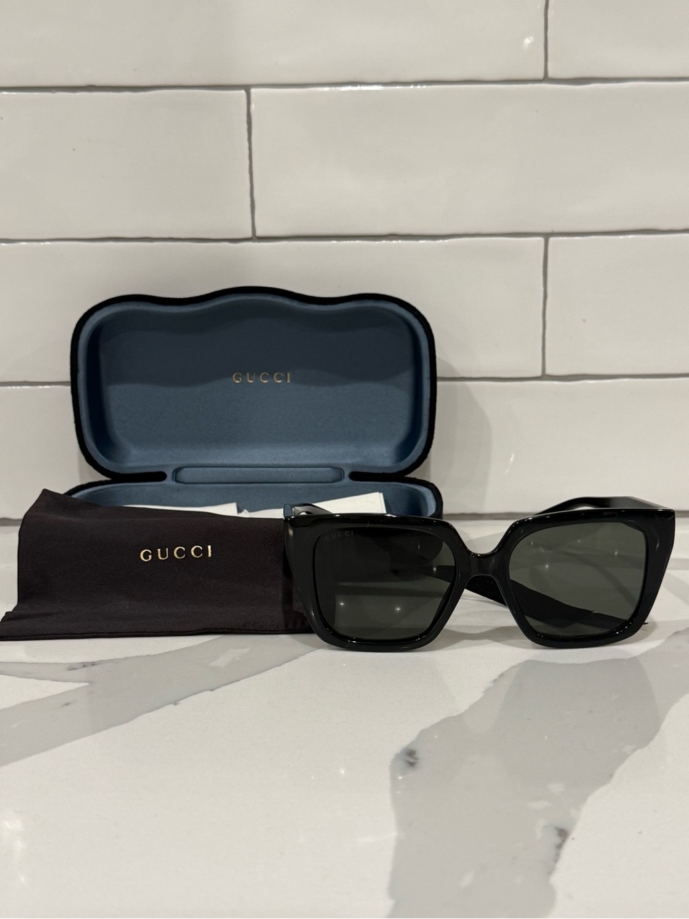 Gucci GG2102S 001 Black Oversized Sunglasses w/ Case